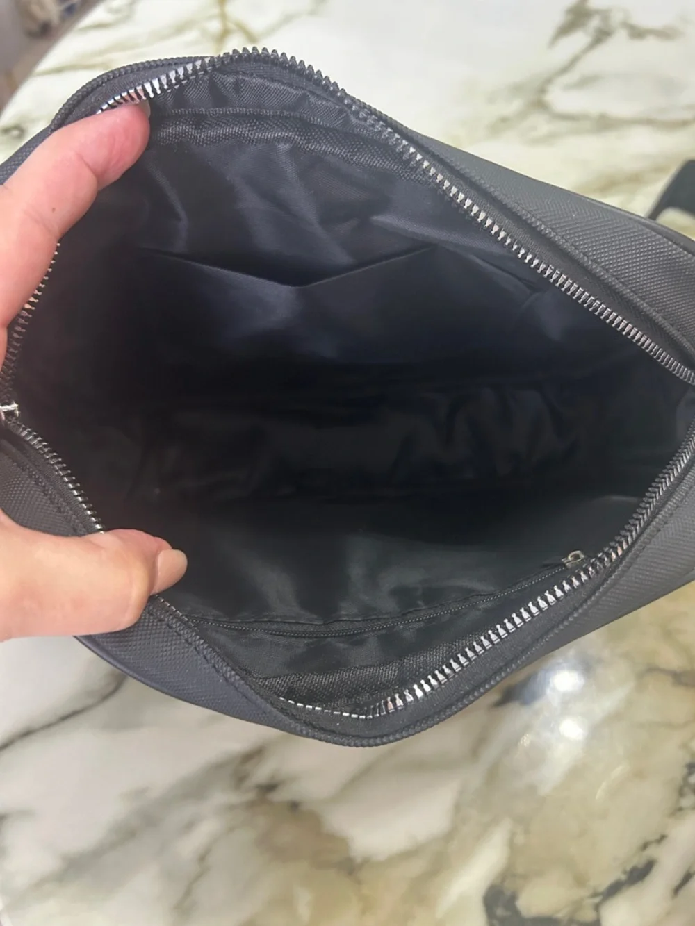 LACOSTE LUOWEIE Black Crossbody Messenger Bag with strap New - Picture 6 of 7